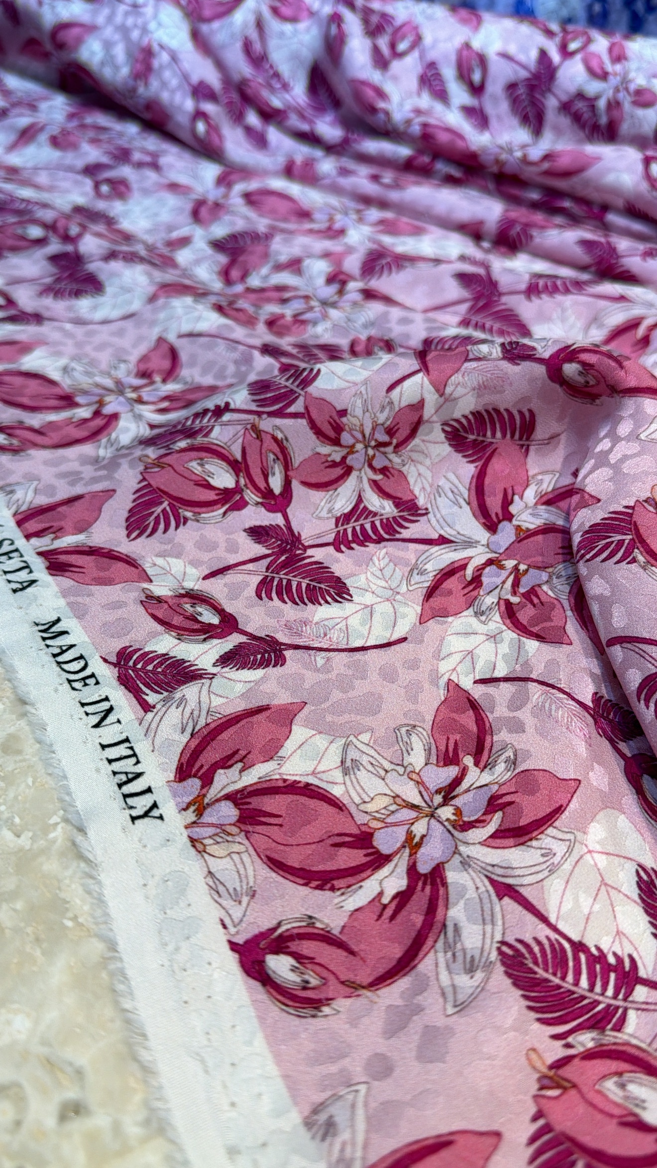 Italian silk jacquard - Image 2