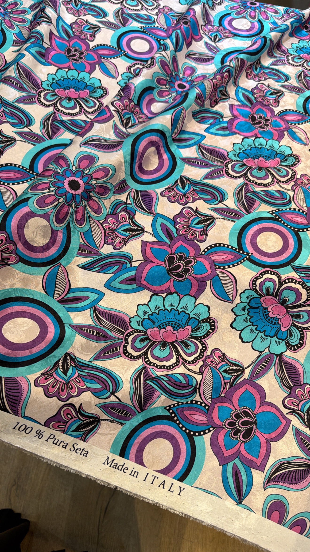 Italian silk jacquard - Image 2
