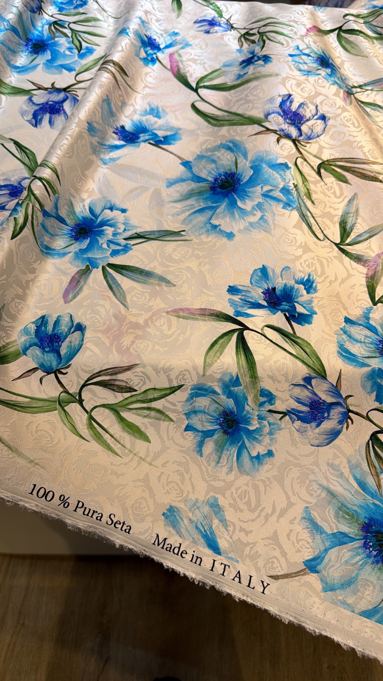 Italian silk jacquard - Image 2