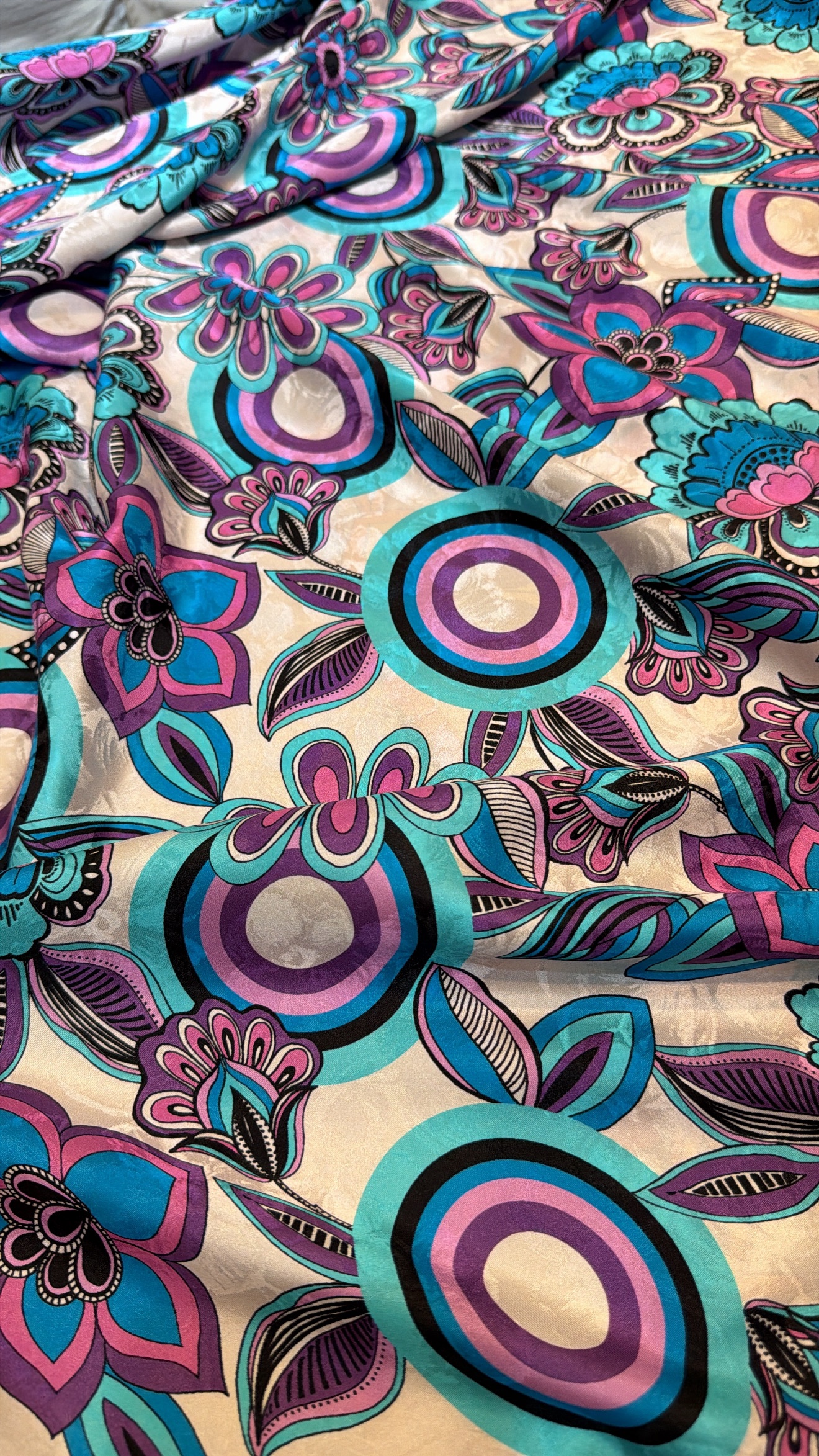 Italian silk jacquard - Image 3
