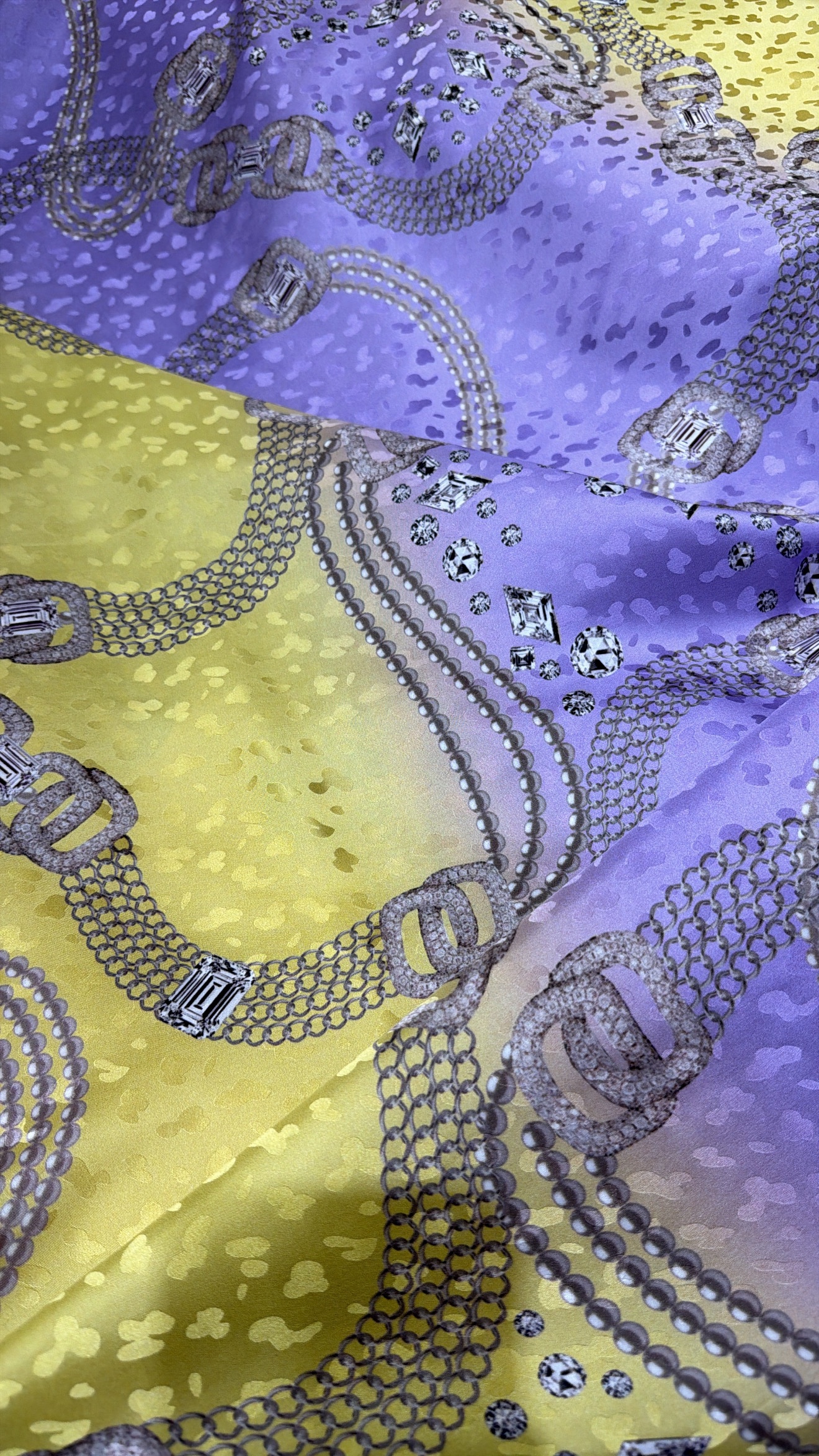 Italian silk Jacqurd - Image 2