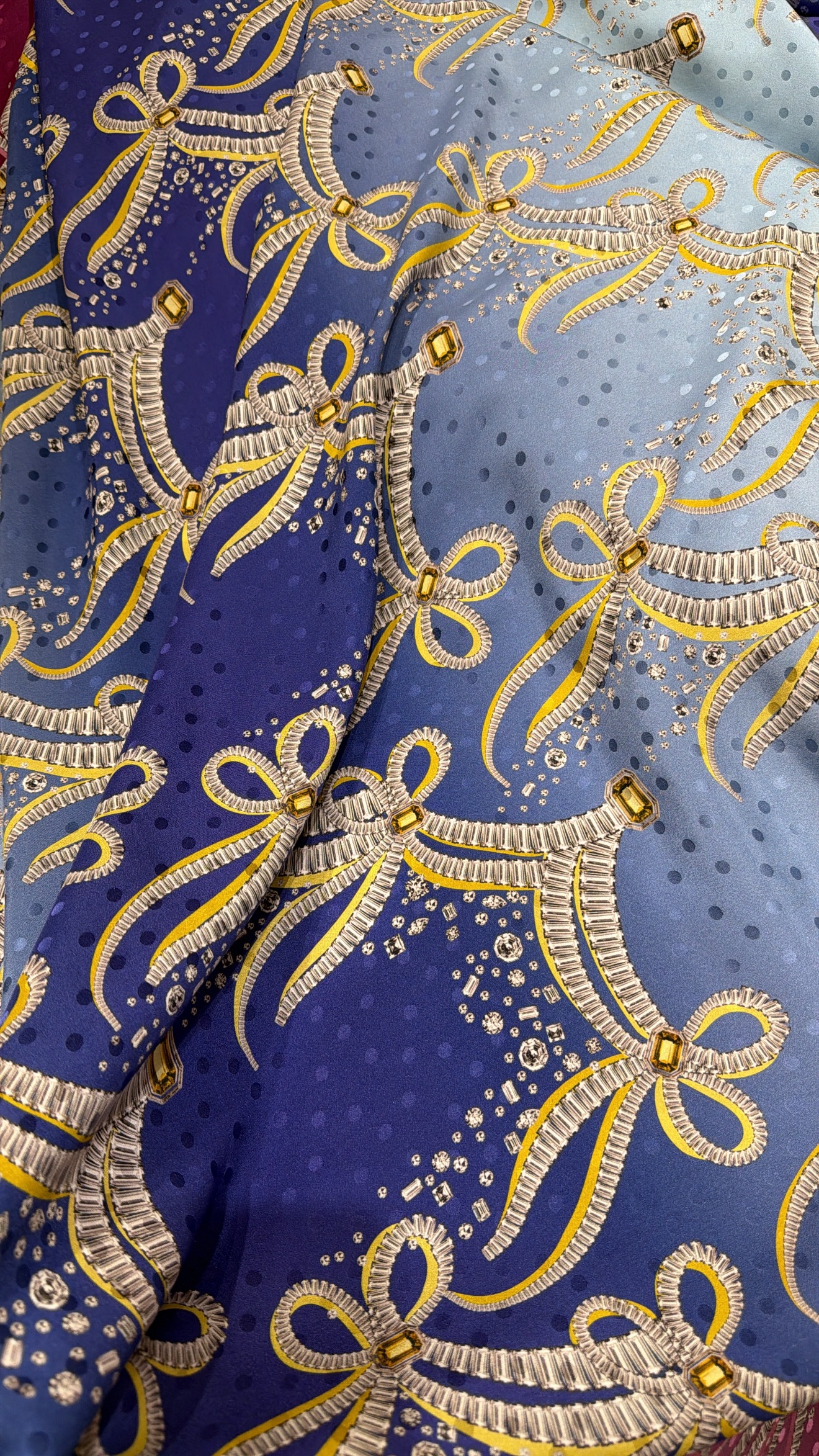 Italian silk Jacqurd - Image 2