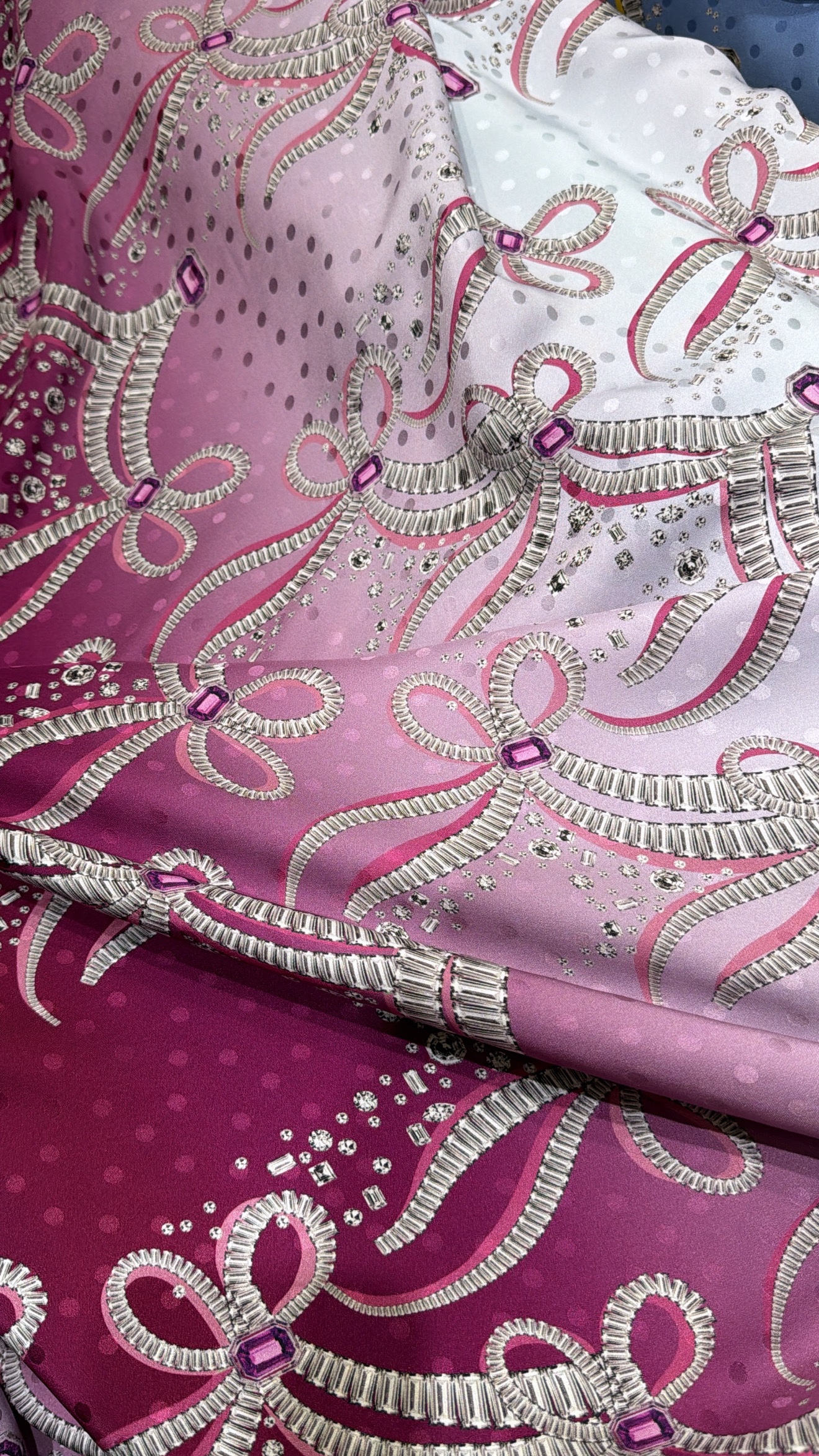 Italian silk Jacqurd - Image 2