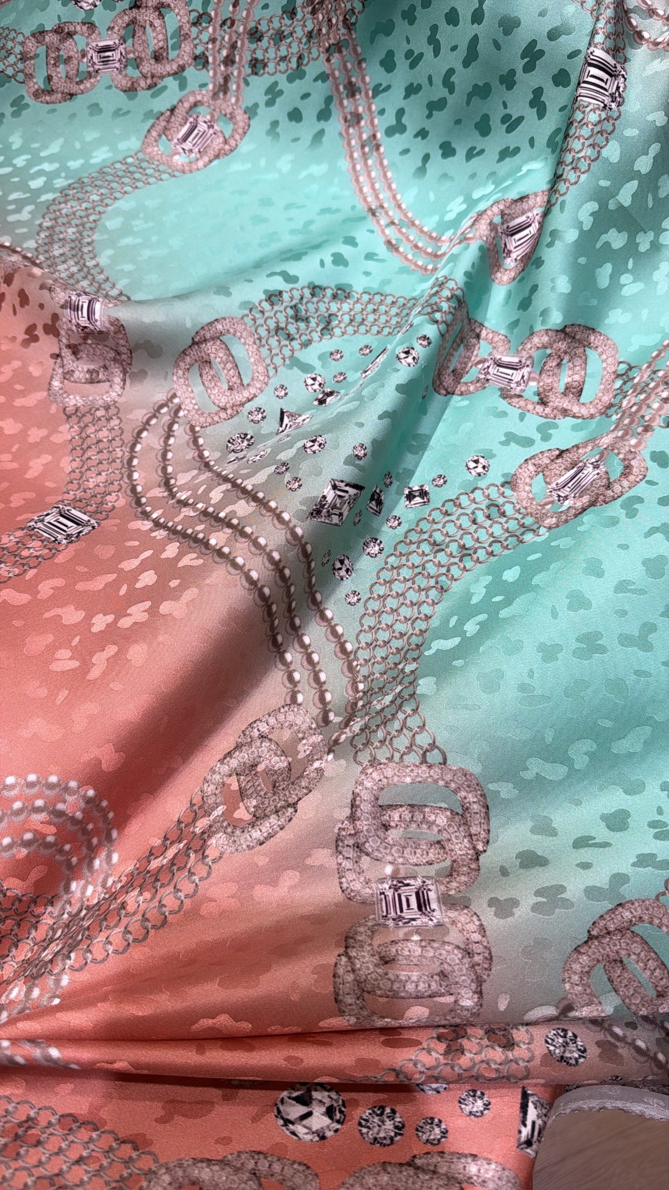 Italian silk Jacqurd - Image 2
