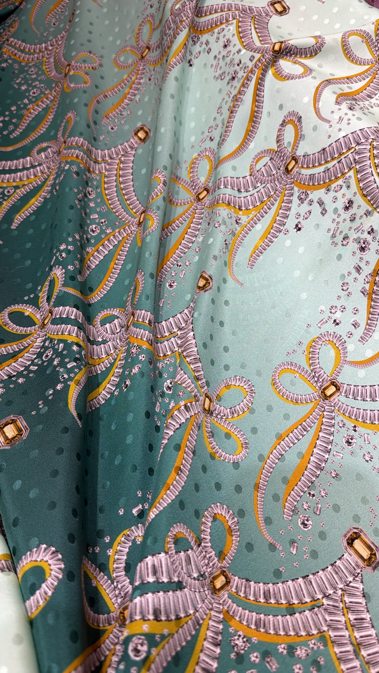 Italian silk Jacqurd - Image 2